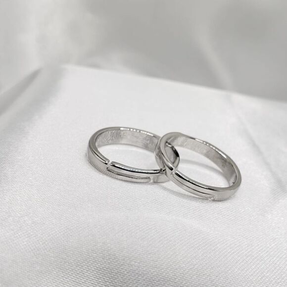 Brand New Silver With Rhinestone Hearts Couples Rings - Picture 5 of 5